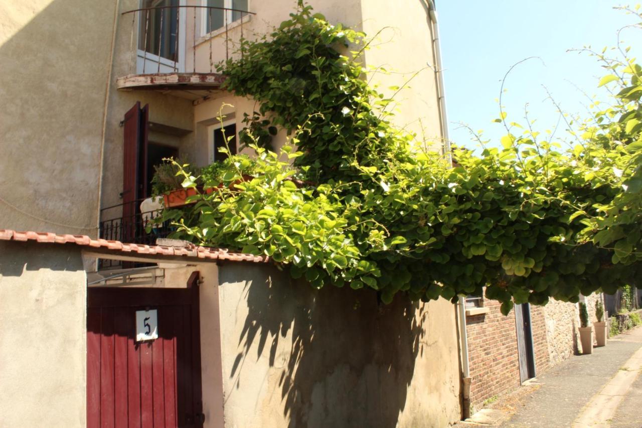 Gite Ancien Relais De Saint-Jacques La Roche-Guyon Luaran gambar